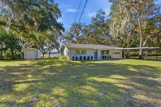 $324,000 | 1136 Southwest Shorewood Drive, Dunnellon, FL 34431