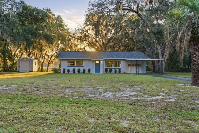 $324,000 | 1136 Southwest Shorewood Drive, Dunnellon, FL 34431