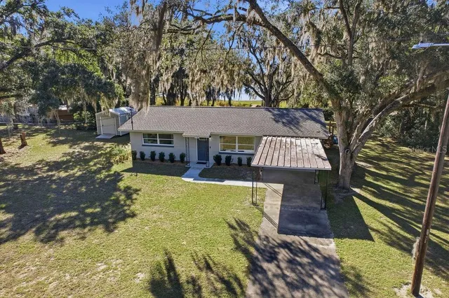 $324,000 | 1136 Southwest Shorewood Drive, Dunnellon, FL 34431