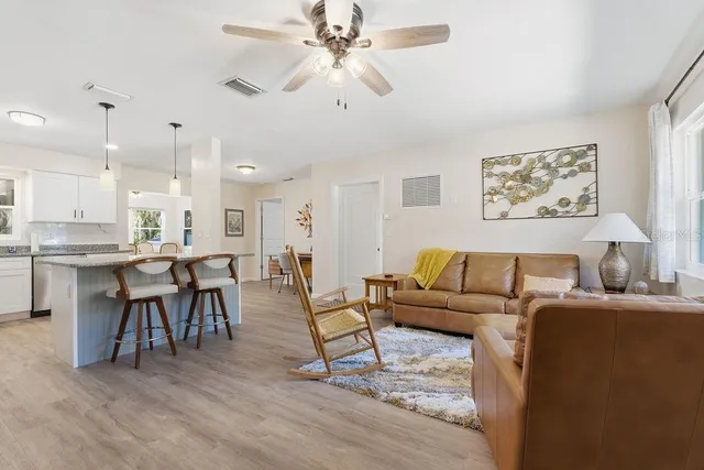 $324,000 | 1136 Southwest Shorewood Drive, Dunnellon, FL 34431