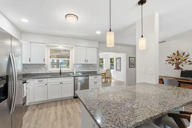 $324,000 | 1136 Southwest Shorewood Drive, Dunnellon, FL 34431