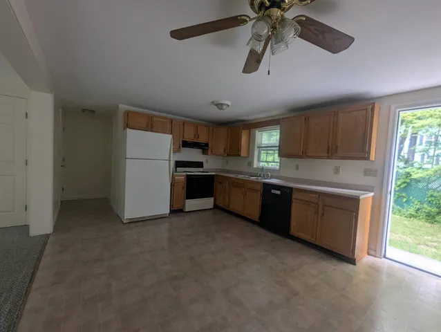 $2,395 | 125 A Sullivan Street, Berwick, ME 03901