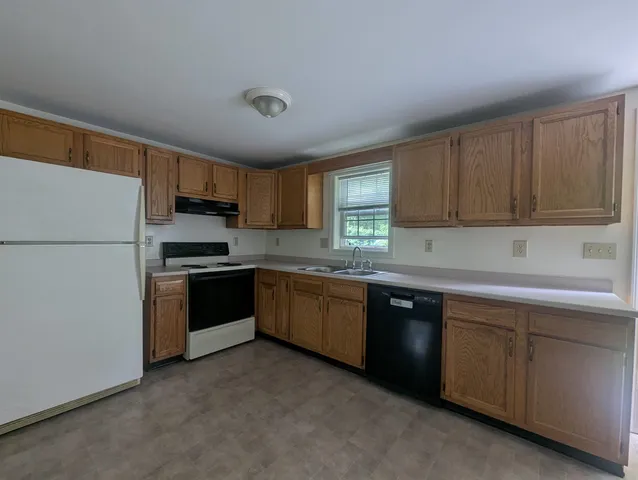 $2,395 | 125 A Sullivan Street, Berwick, ME 03901