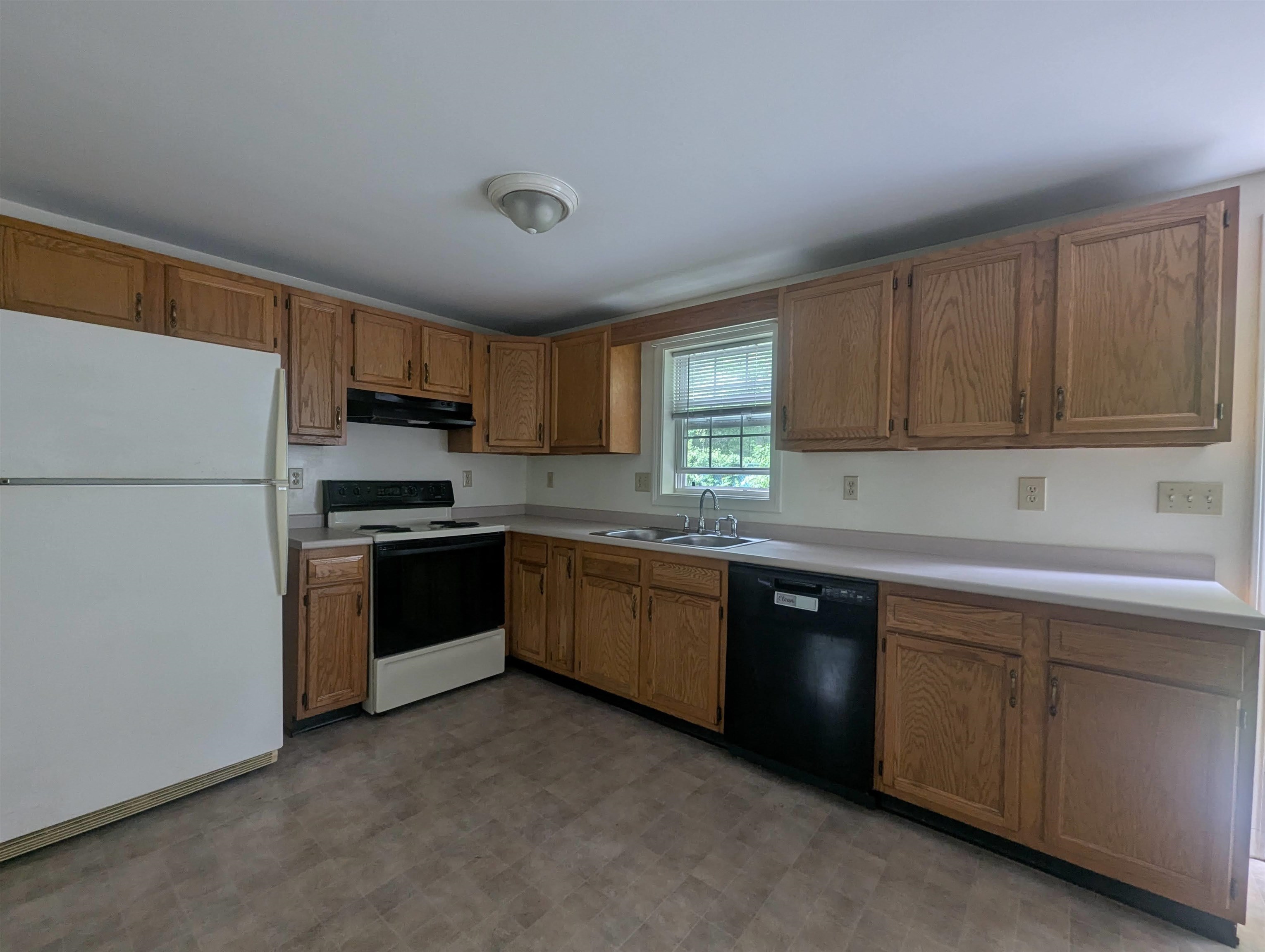 125 A Sullivan Street Berwick, ME 03901 - Photo 15 of 39