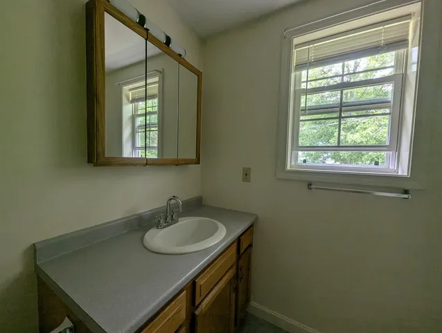 $2,395 | 125 A Sullivan Street, Berwick, ME 03901