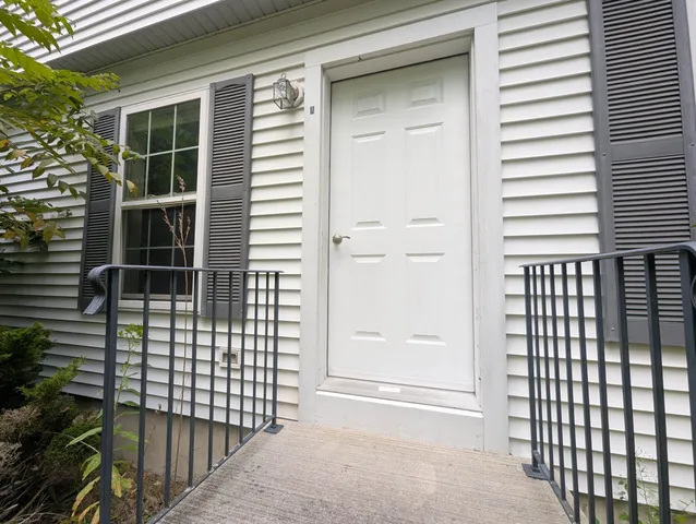 $2,395 | 125 A Sullivan Street, Berwick, ME 03901