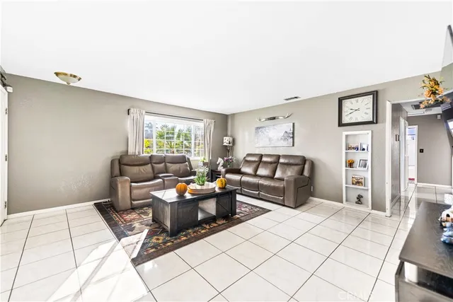 $549,000 | 152 East Rosewood Street, Rialto, CA 92376