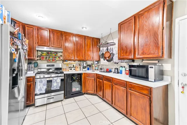 $549,000 | 152 East Rosewood Street, Rialto, CA 92376