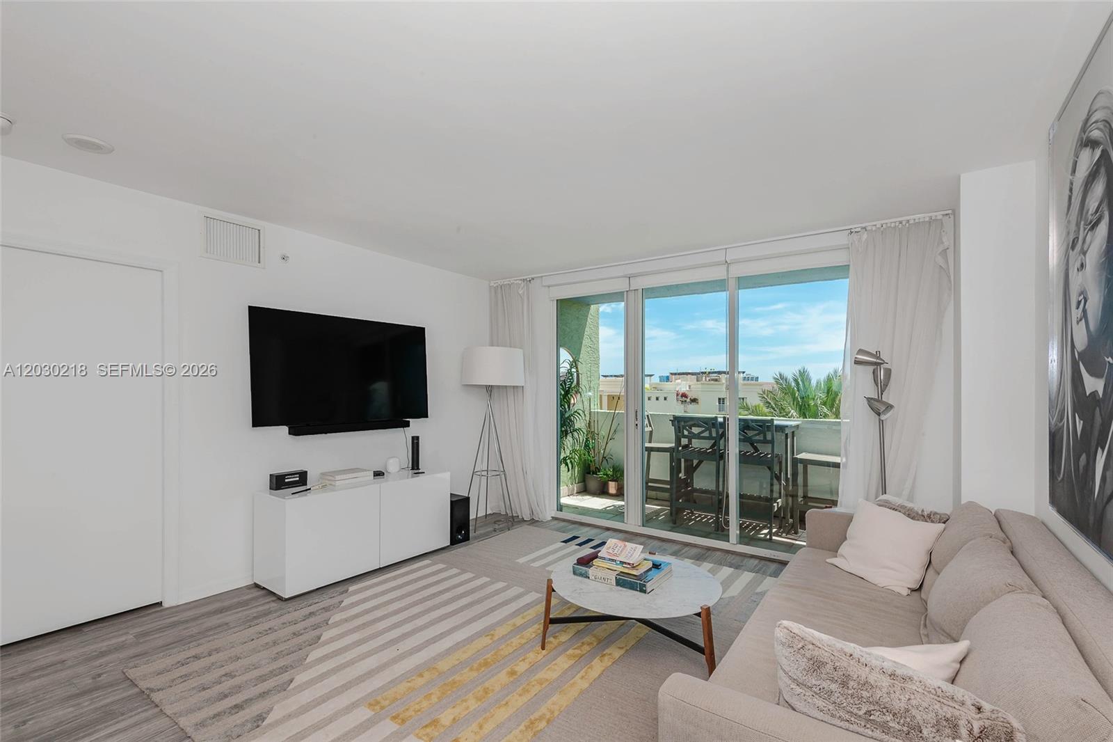 90 Alton Road, Unit 607 Miami Beach, FL 33139 - Photo 5 of 25