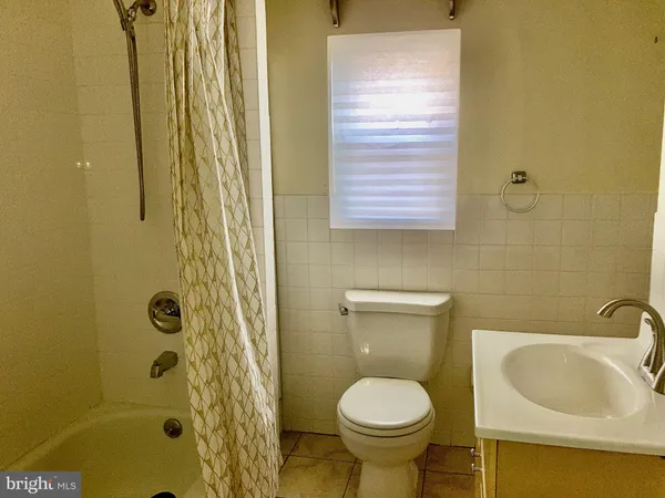 $1,600 | 1122 South Broad Street, Unit 2R, Philadelphia, PA 19146