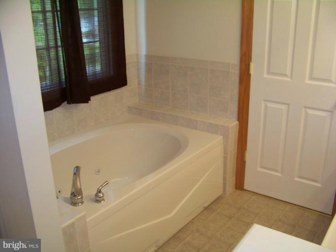 12902 Brice Road Thurmont, MD 21788 - Photo 15 of 16 Bath