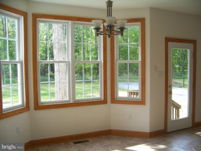 12902 Brice Road Thurmont, MD 21788 - Photo 4 of 16 Interior (General)