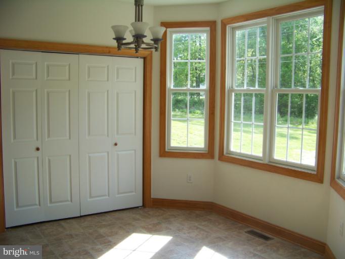 12902 Brice Road Thurmont, MD 21788 - Photo 7 of 16 Interior (General)