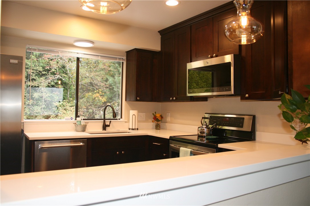 19 217th Place Southeast Bothell, WA 98021 - Photo 8 of 24