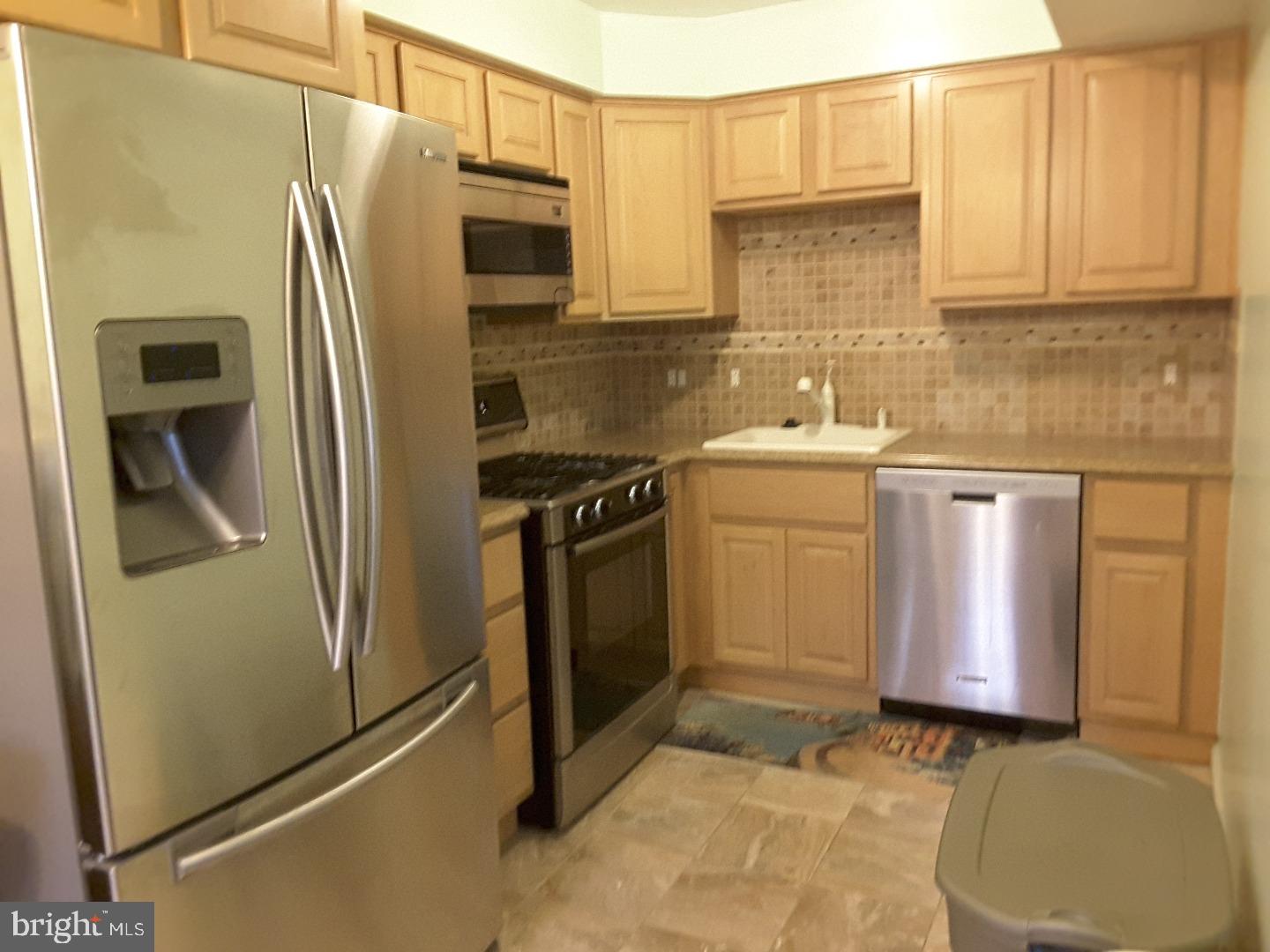 8222 Pine Road Philadelphia, PA 19111 - Photo 8 of 24 Gallery Image 8