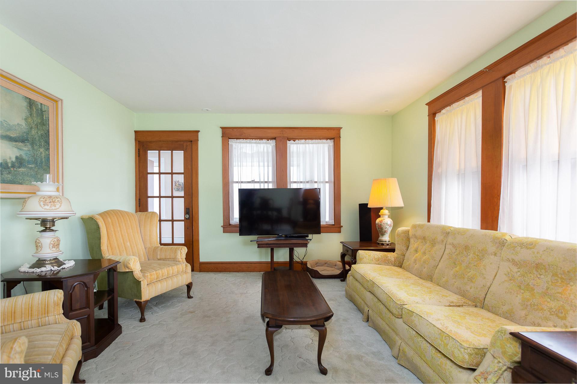 1691 New London Road Landenberg, PA 19350 - Photo 35 of 48 Living room