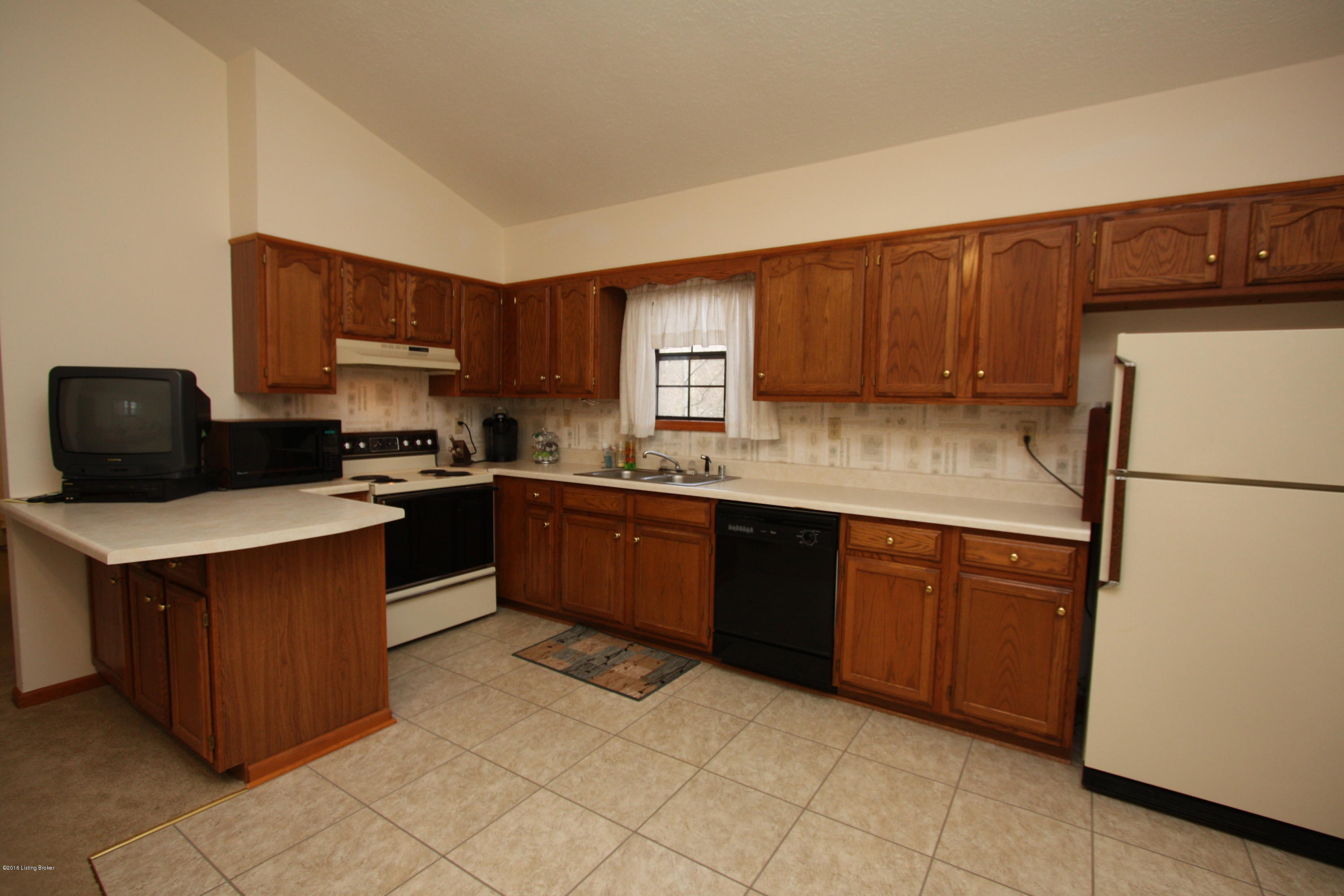 504 Penn Run Road Bee Spring, KY 42207 - Photo 24 of 41 kitchen12