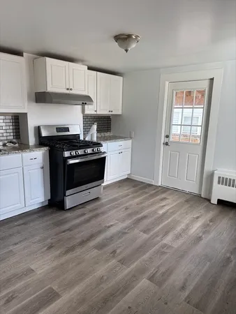 $2,850 | 14 Bedford Street, Unit 2, Waltham, MA 02453