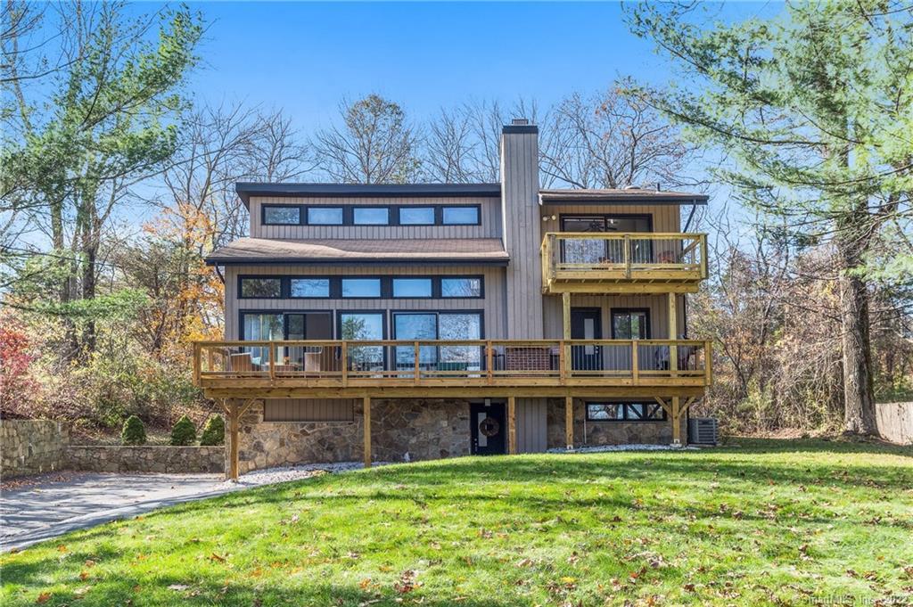 7 Vintage Road Trumbull, CT 06611 - Photo 1 of 1