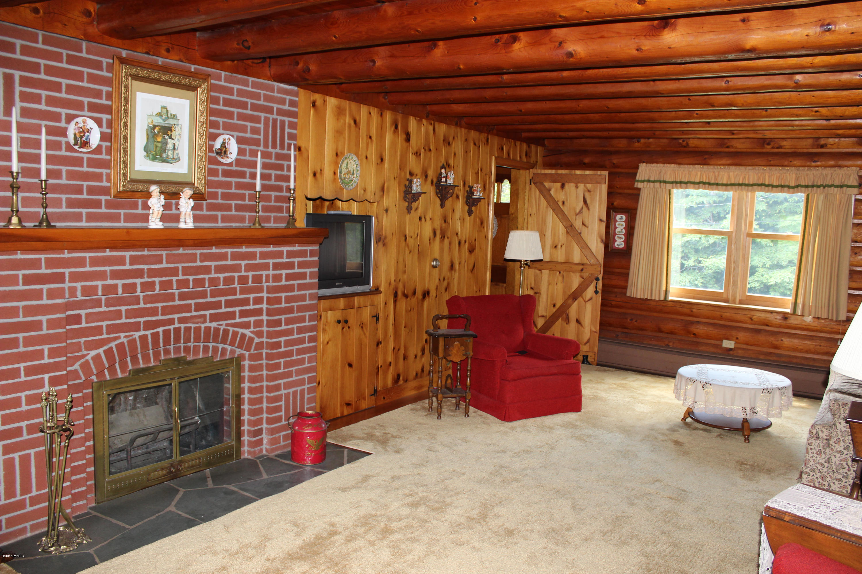 535 Peru Road Windsor, MA 01270 - Photo 8 of 12 a living room with furniture