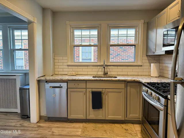 $265,000 | 81 Edgecomb Street, Albany, NY 12209