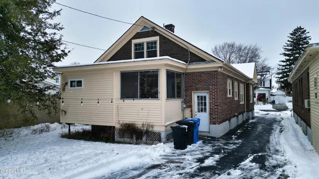 $265,000 | 81 Edgecomb Street, Albany, NY 12209