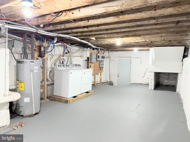 a view of utility room