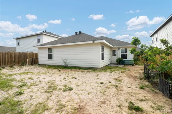 $2,100 | 2205 Antelope Cyn Street, Edinburg, TX 78541