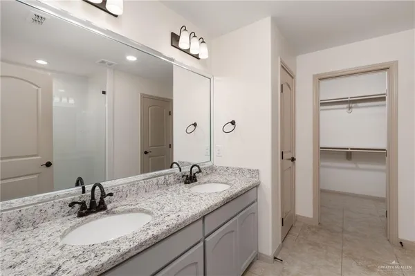 $2,100 | 2205 Antelope Cyn Street, Edinburg, TX 78541
