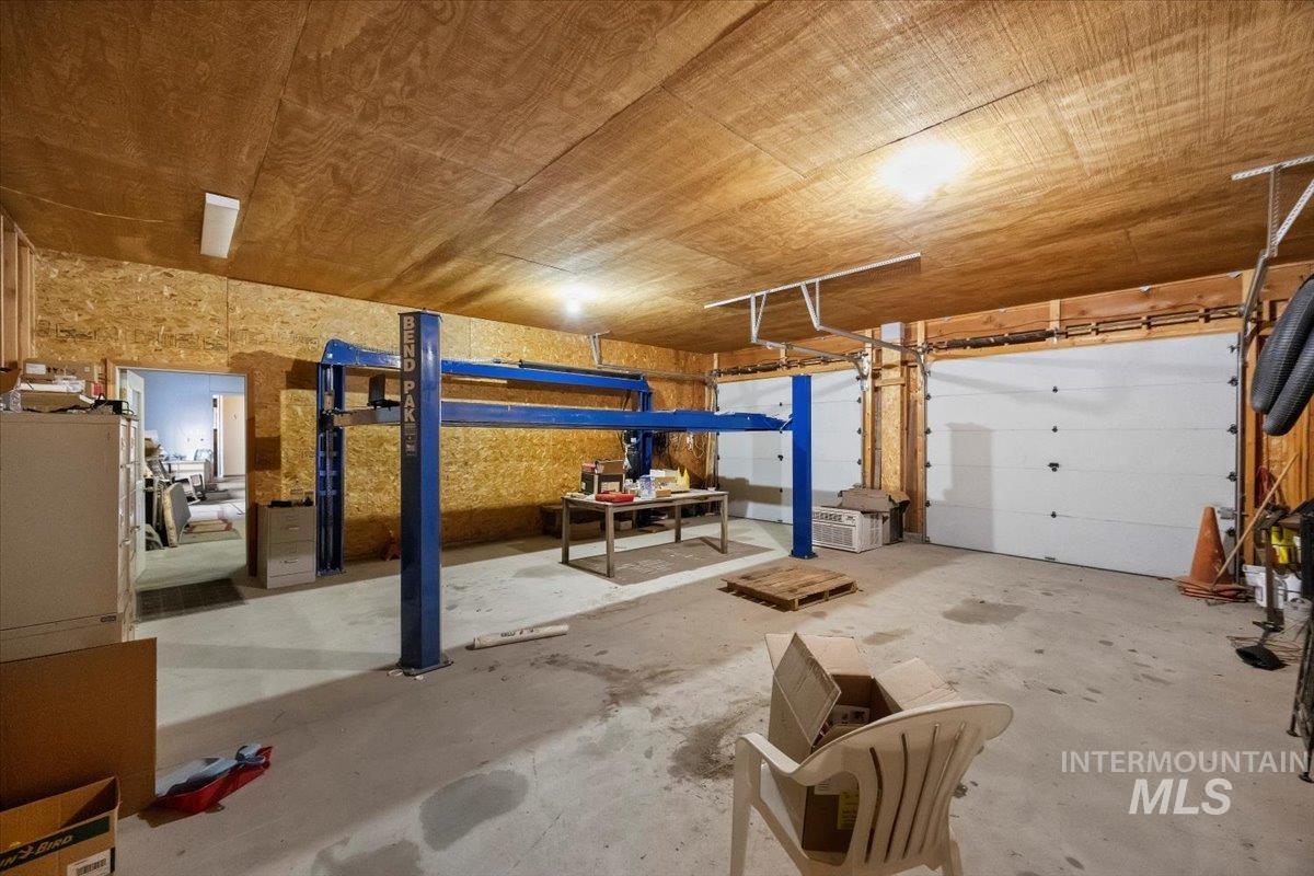 474 Kay Drive Twin Falls, ID 83301 - Photo 30 of 38 View of garage