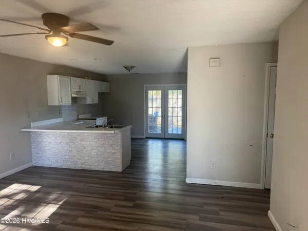 $1,900 | 112 Avondale Avenue, Unit B, Wilmington, NC 28403