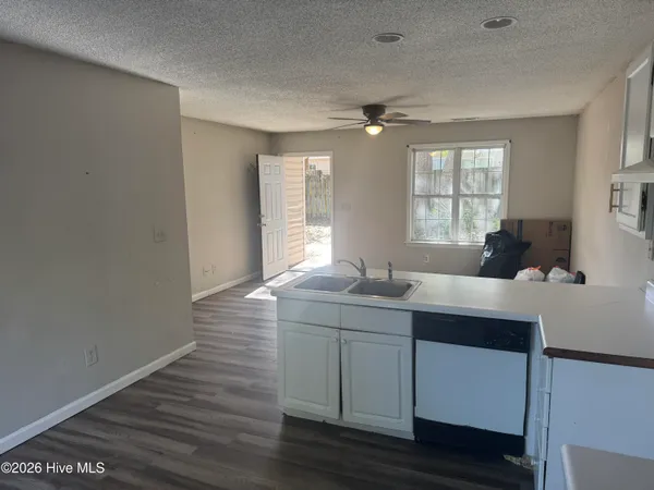 $1,900 | 112 Avondale Avenue, Unit B, Wilmington, NC 28403