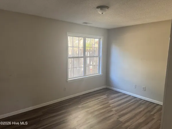 $1,900 | 112 Avondale Avenue, Unit B, Wilmington, NC 28403