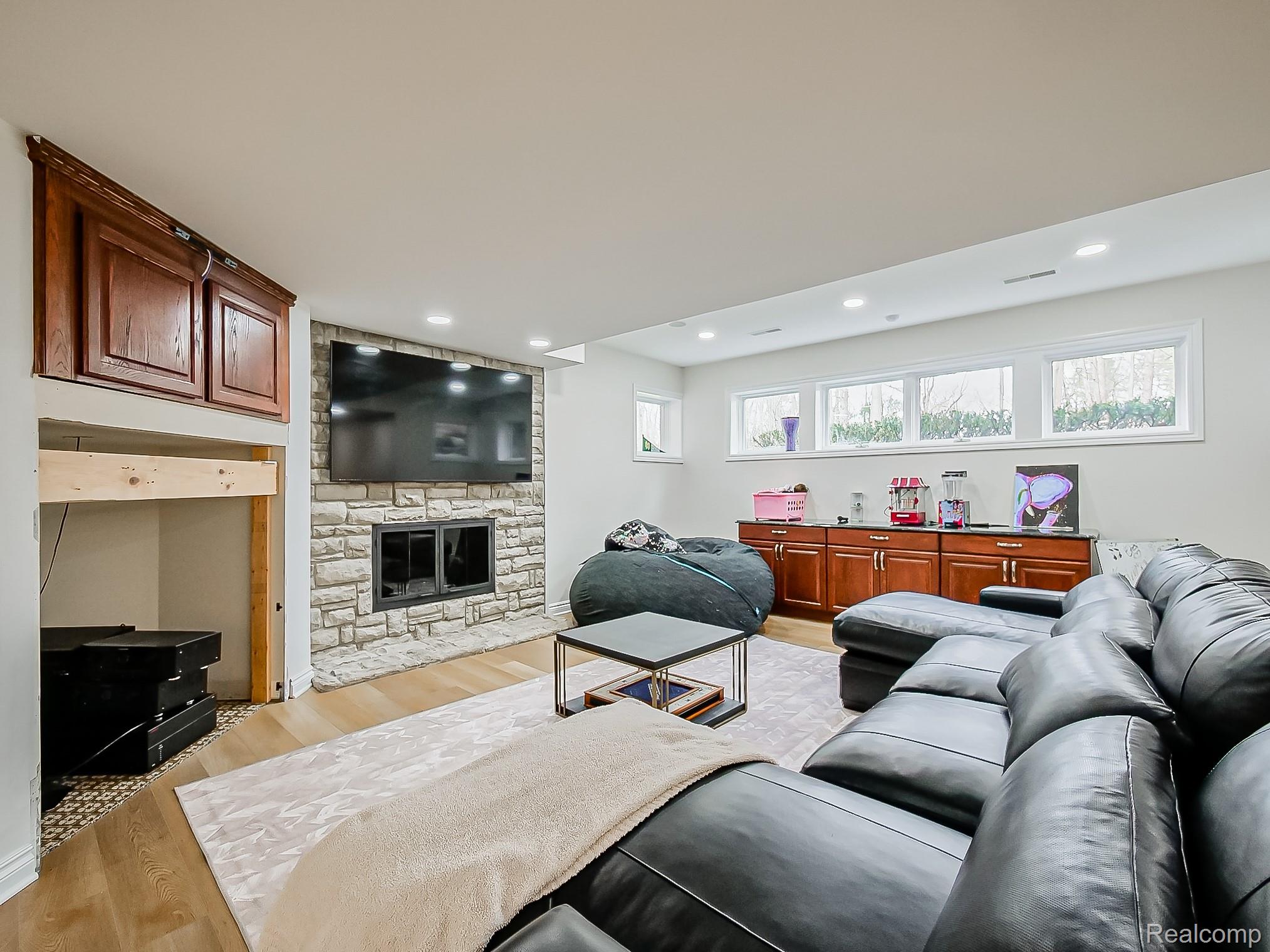 3586 Walnut Brook Drive Rochester, MI 48309 - Photo 40 of 59 Walnut Brook-67.jpg