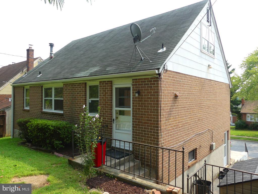 8016 Sagramore Road Baltimore, MD 21237 - Photo 26 of 30 Back of home w/entry to kitchen