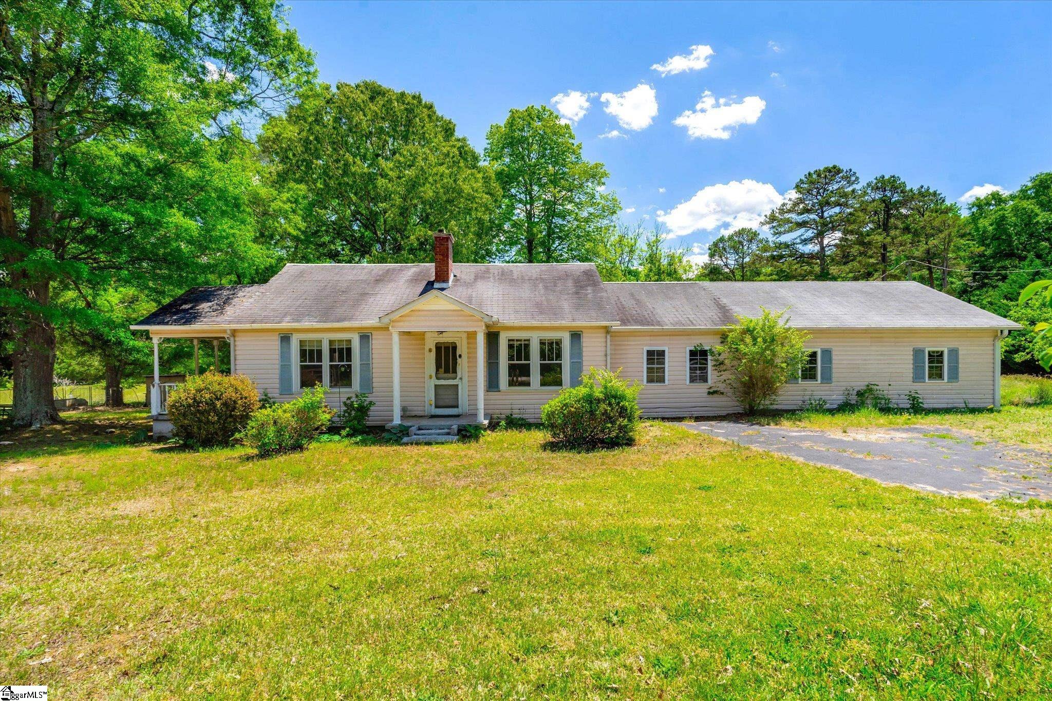 644 Preston Road Pelzer, SC 29669 - Photo 4 of 36