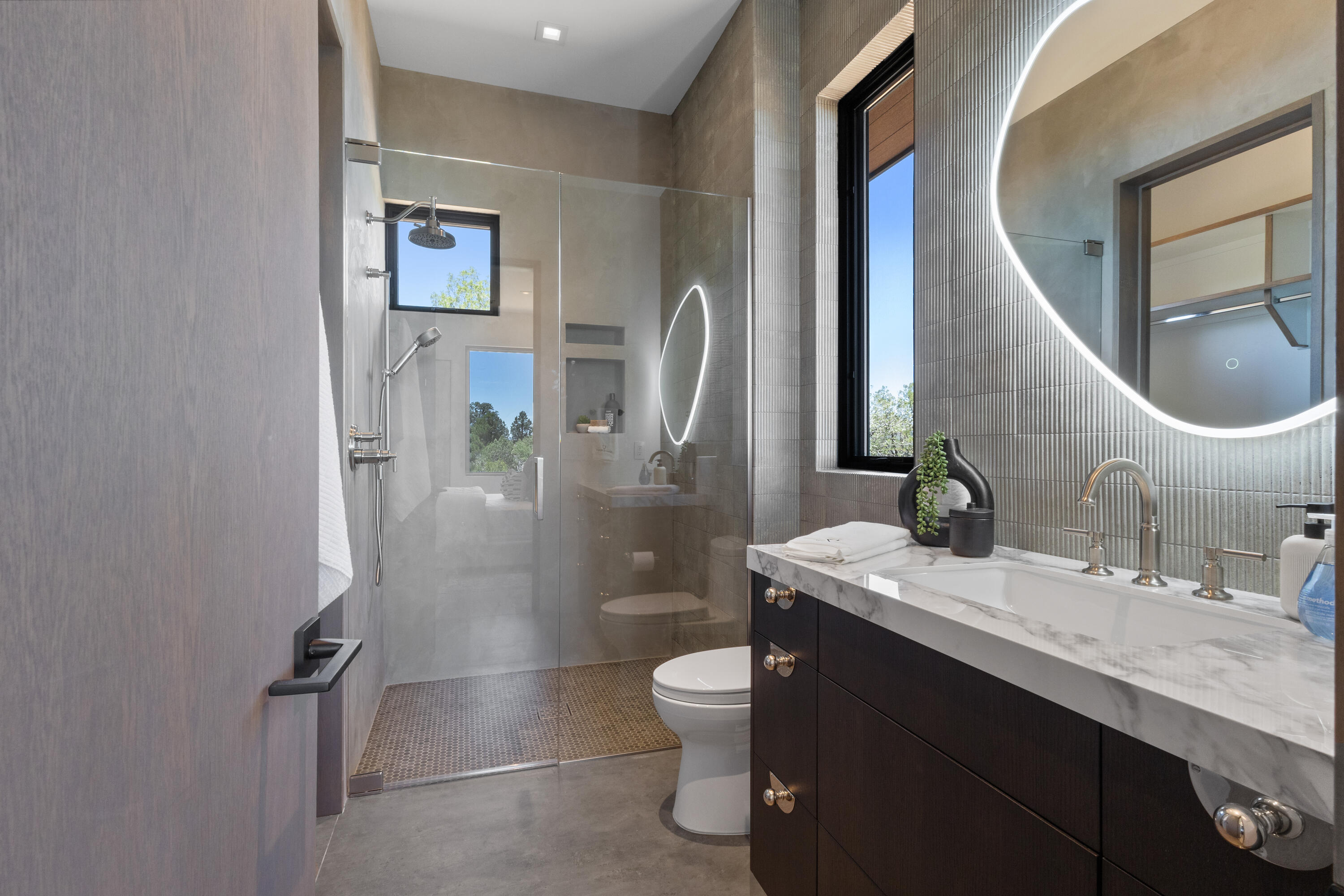 106 South Rim Club Drive Payson, AZ 85541 - Photo 31 of 45 a bathroom with a sink a toilet and shower