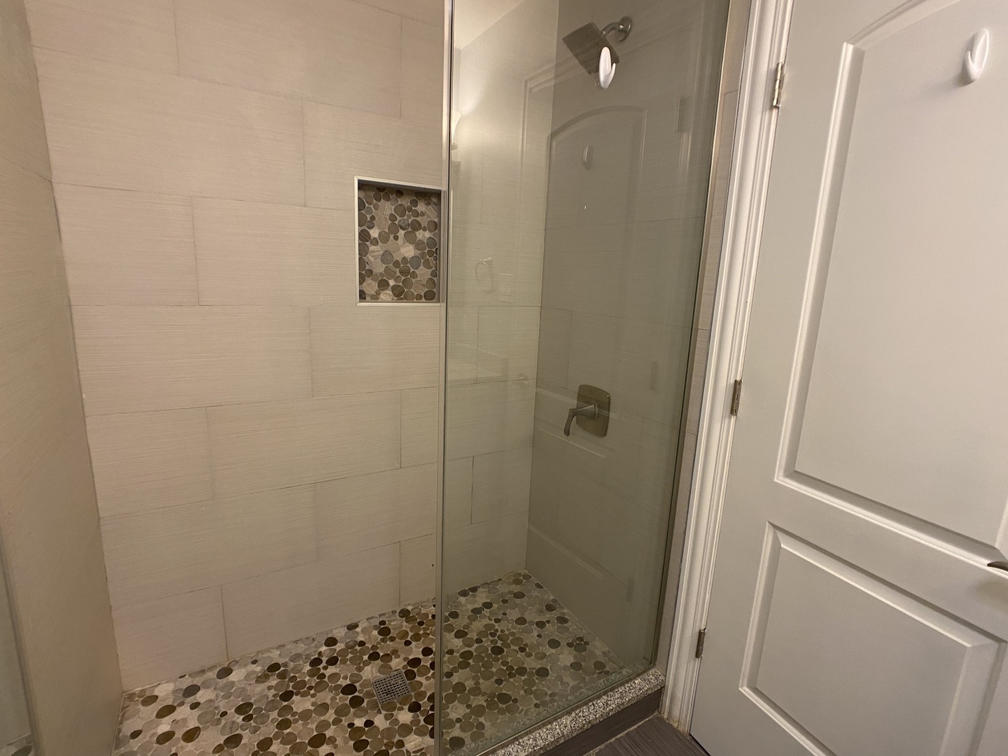 2949 South Halsted Street, Unit B Chicago, IL 60608 - Photo 16 of 22 a bathroom with a shower