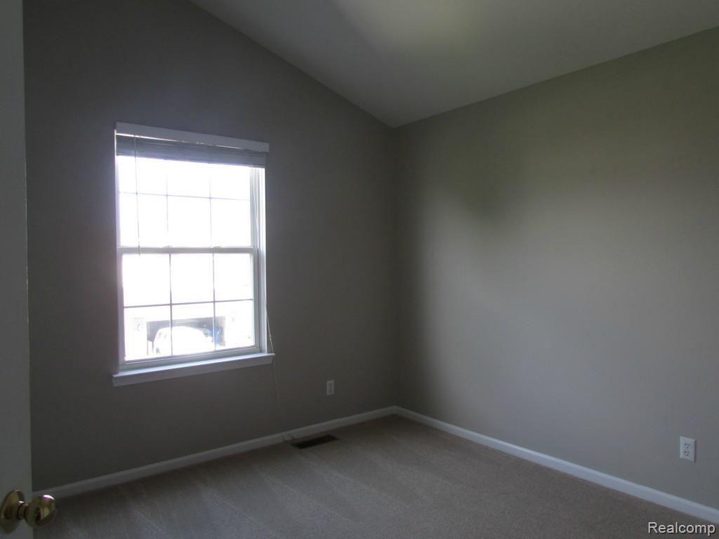46 Eagle Ridge Road Lake Orion, MI 48360 - Photo 26 of 35
