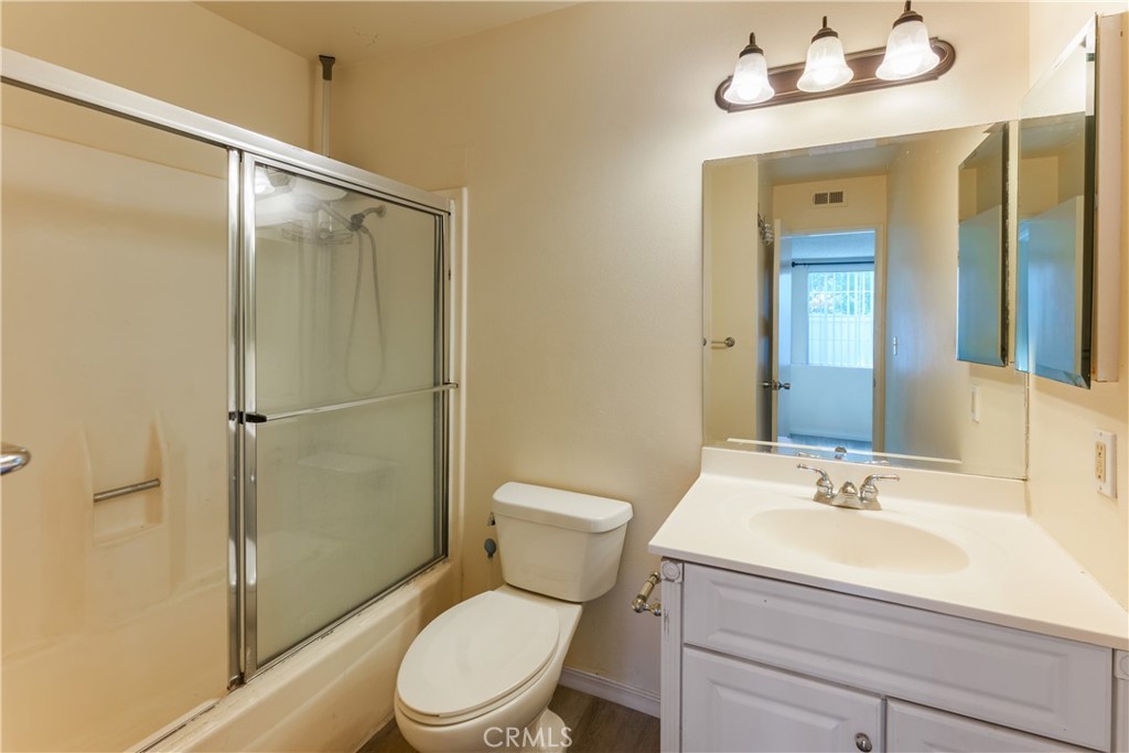 19111 Hamlin Street Reseda, CA 91335 - Photo 15 of 20 Downstairs bathroom