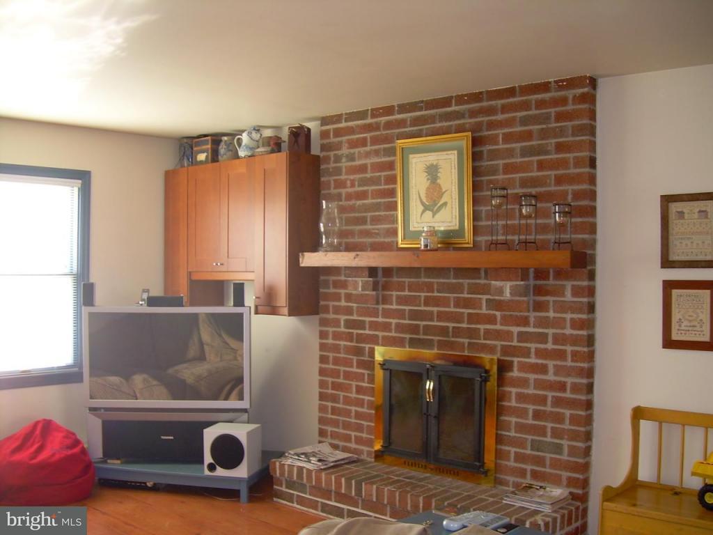 141 Arrowhead Drive Lititz, PA 17543 - Photo 5 of 8