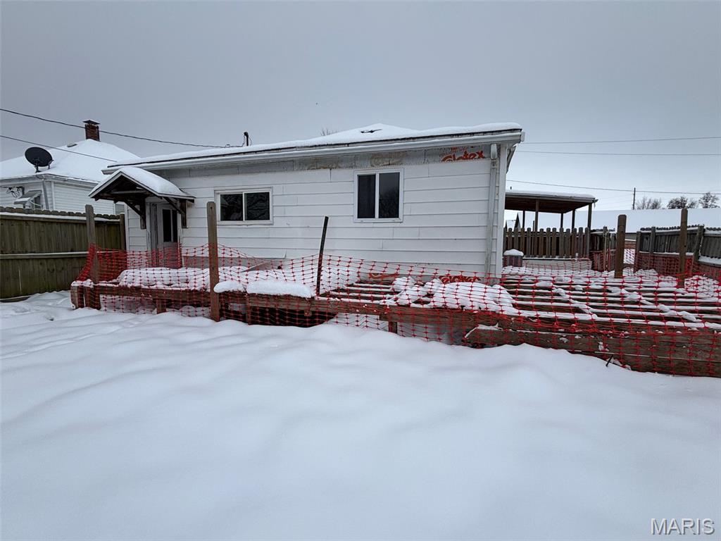 120 Gillespie Wilsonville, IL 62093 - Photo 2 of 12