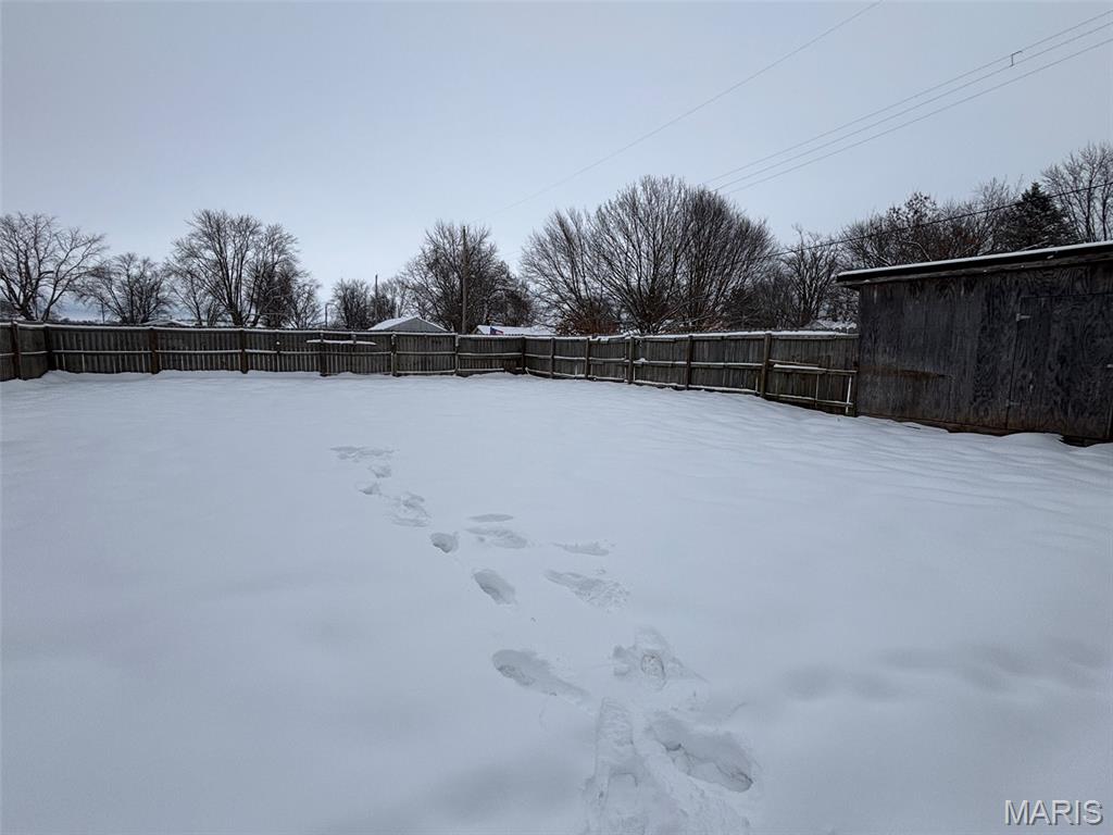 120 Gillespie Wilsonville, IL 62093 - Photo 10 of 12