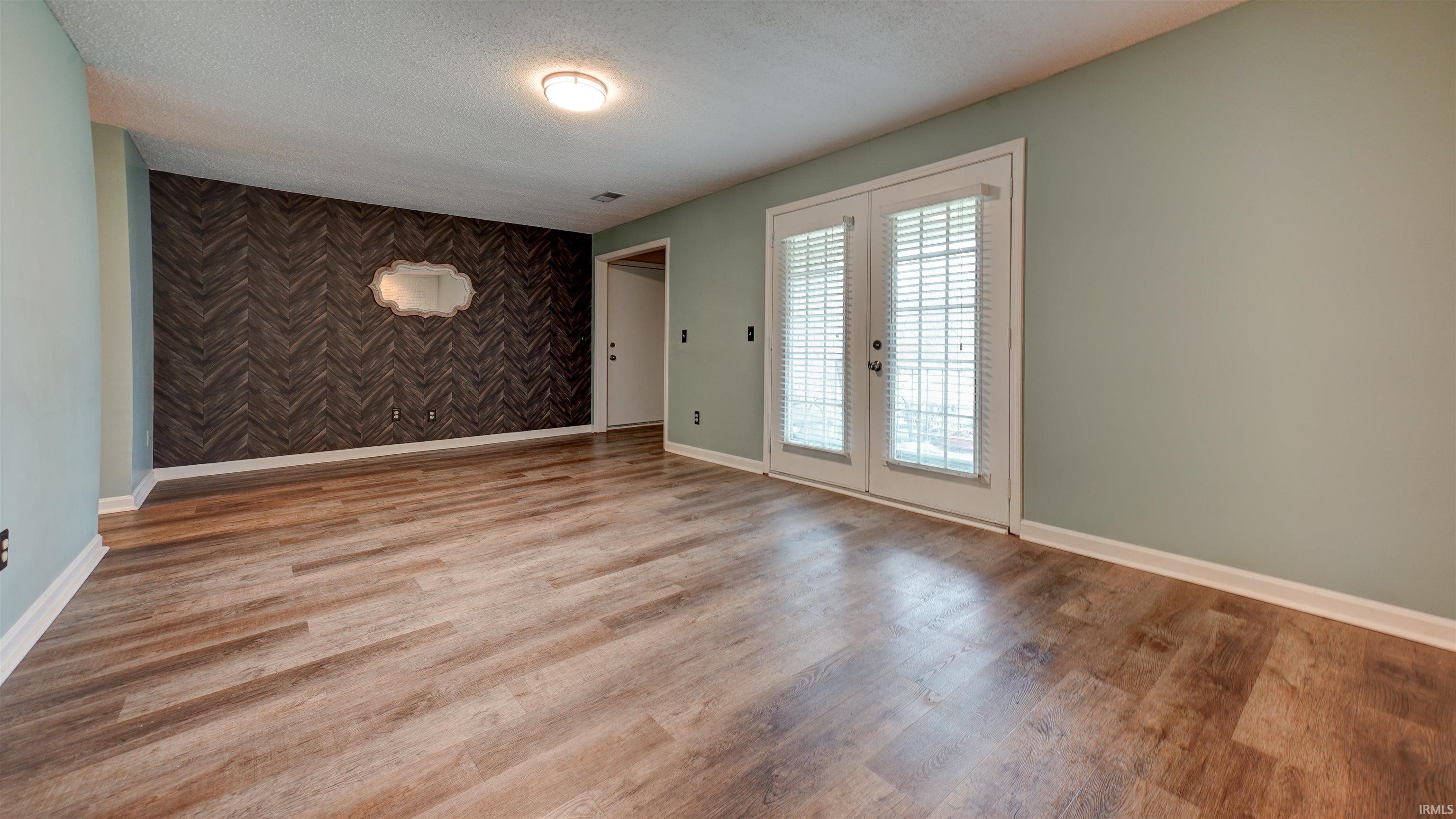 6702 Newburgh Road Evansville, IN 47715 - Photo 10 of 34 Gallery Image 10