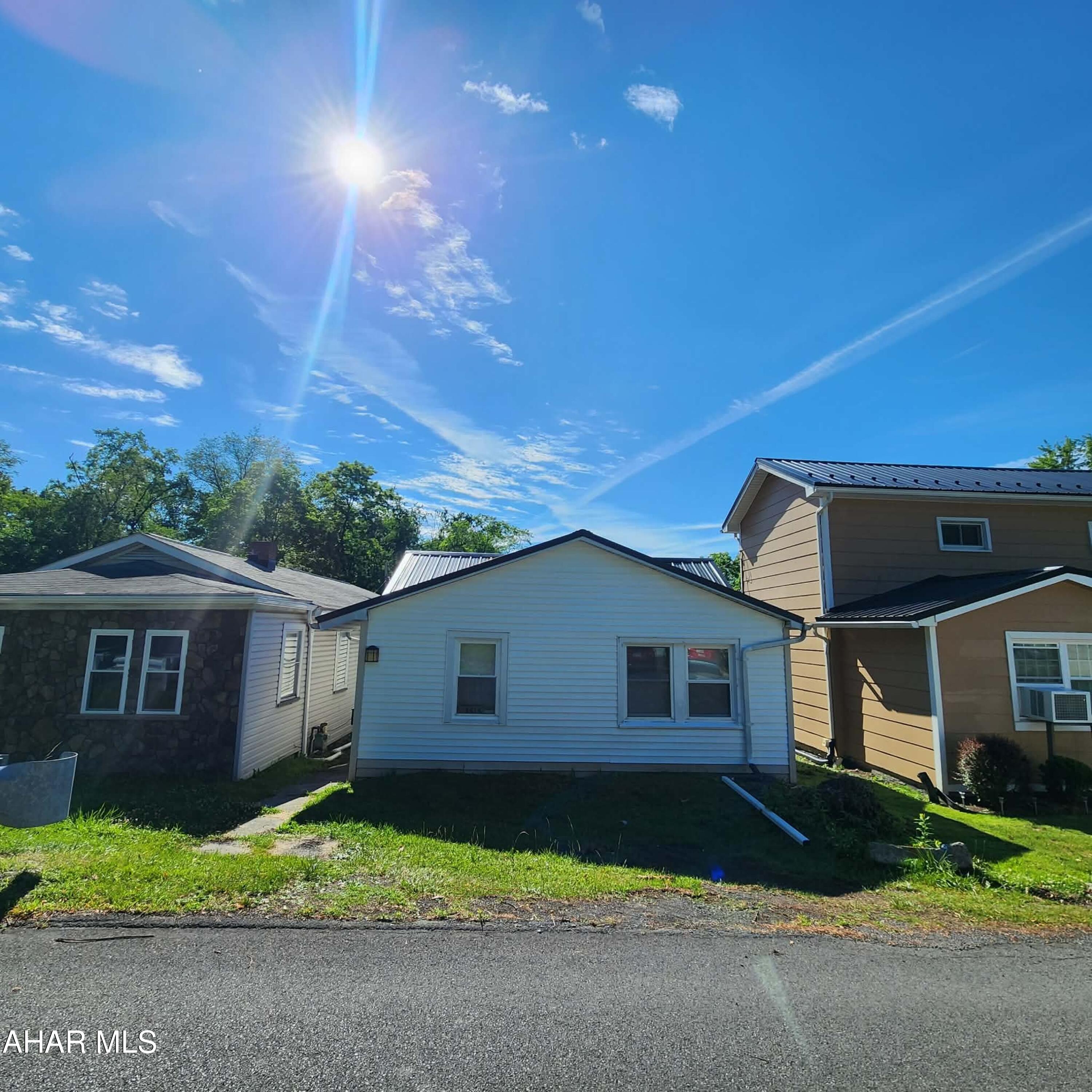 3515 Walnut Avenue Altoona, PA 16601 - Photo 1 of 17