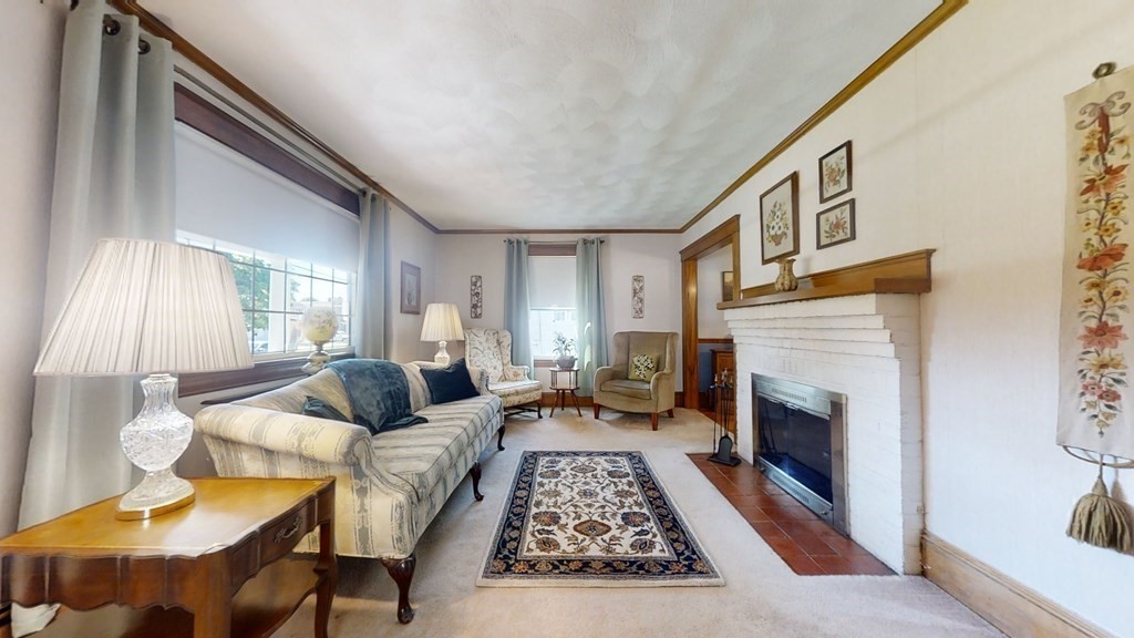 34 Edwin Road Waltham, MA 02453 - Photo 3 of 20