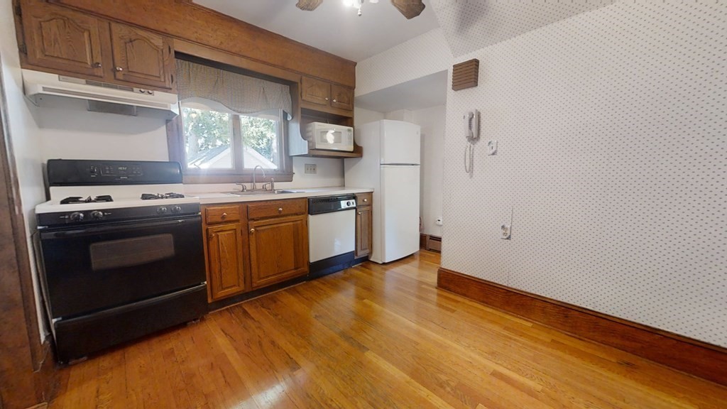 34 Edwin Road Waltham, MA 02453 - Photo 7 of 20