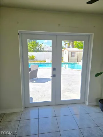 a view of room with furniture and a rug