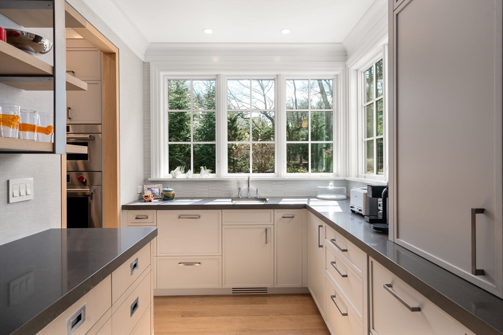 9 Skating Pond Road Weston, MA 02493 - Photo 6 of 34