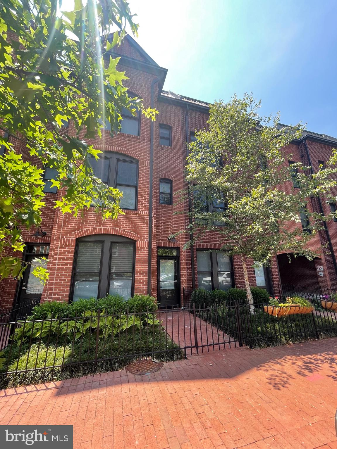 Welcome to 1309 E St SE #9